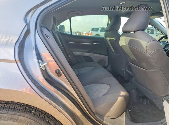 4T1C11AK1MU460617 2021 TOYOTA CAMRY Gray Vista de los asientos traseros