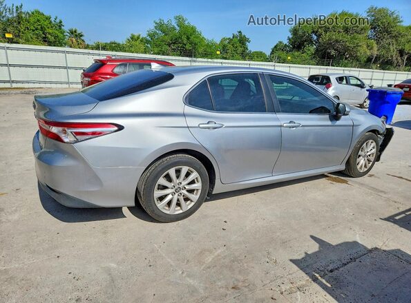4T1C11AK2LU952975 2020 TOYOTA CAMRY Silver Tył prawy