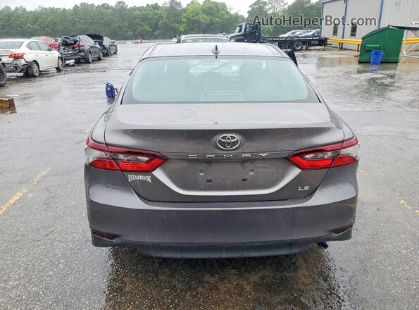 4T1C11AK6MU448432 2021 TOYOTA CAMRY Серебряный Вид сзади