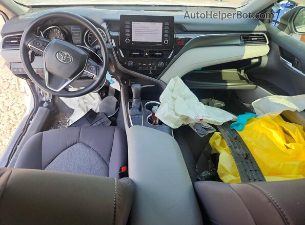 4T1C11AK8NU072155 2022 TOYOTA CAMRY White Vista del salpicadero