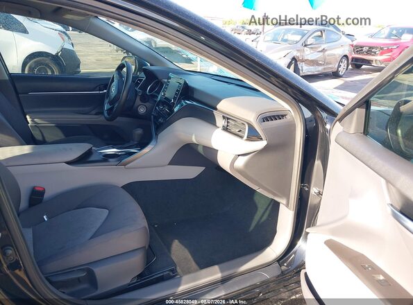 4T1C11AKXNU652006 2022 TOYOTA CAMRY Black Սալոնի դիմացի տեսք
