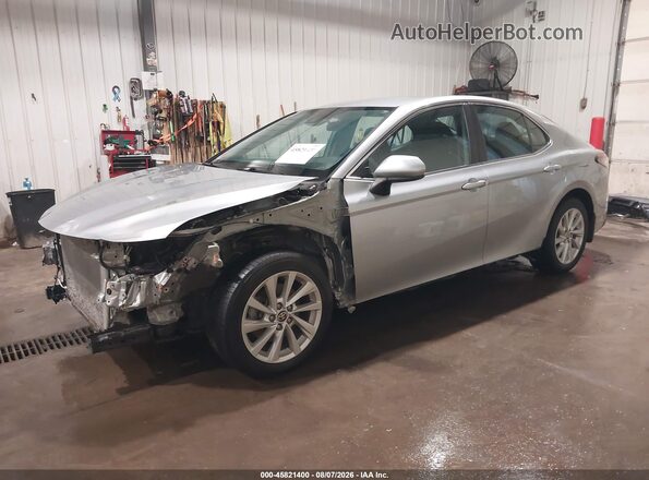 4T1C11BK4MU027856 2021 TOYOTA CAMRY Silver Przód lewy