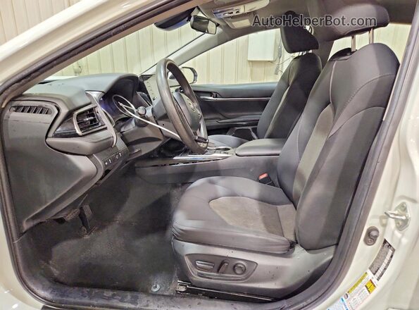 4T1C11BKXMU032284 2021 TOYOTA CAMRY White Սալոնի դիմացի տեսք