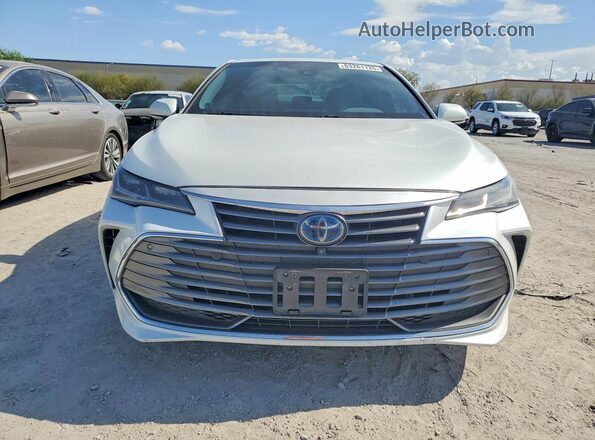 4T1D21FB8LU018118 2020 TOYOTA AVALON White Widok z przodu