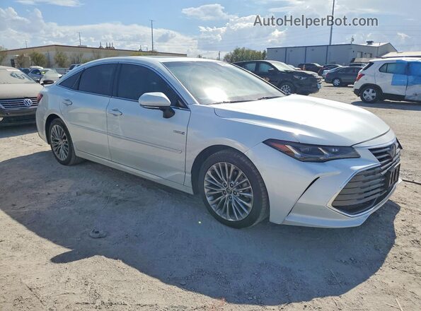 4T1D21FB8LU018118 2020 TOYOTA AVALON White Przód prawy