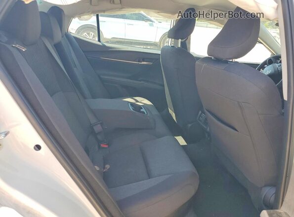 4T1DAACK0SU104187 2025 TOYOTA CAMRY White Widok tylnych siedzeń