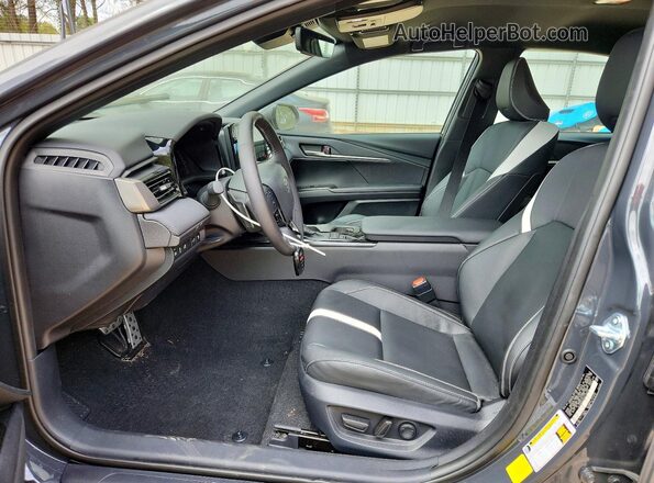 4T1DAACK0SU148769 2025 TOYOTA CAMRY Gray Front interior view