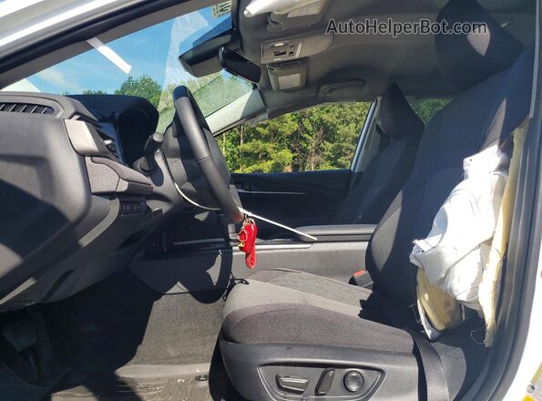 4T1DAACK0SU185305 2025 TOYOTA CAMRY White Front interior view