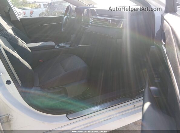 4T1DAACK0SU204063 2025 TOYOTA CAMRY White Vista interior delantera