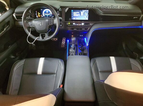 4T1DAACK0SU512902 2025 TOYOTA CAMRY Синий Вид панели приборов