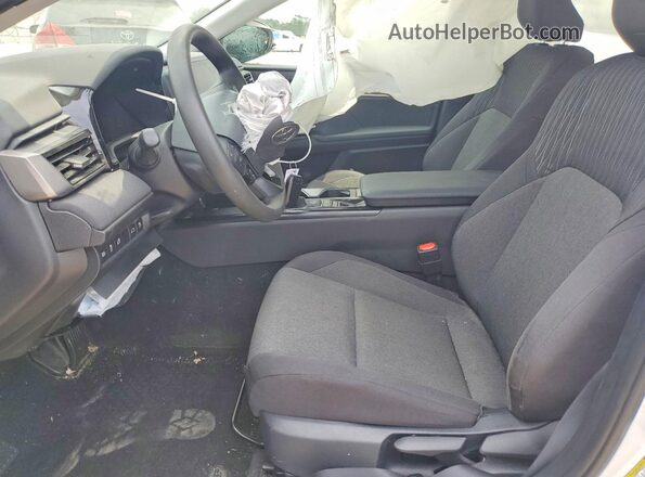 4T1DAACK0SU574770 2025 TOYOTA CAMRY Белый Вид салона спереди