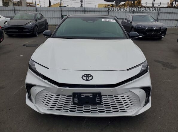 4T1DAACK0TU258237 2026 TOYOTA CAMRY White Front view