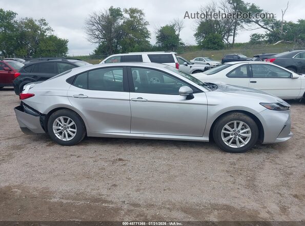 4T1DAACK0TU698930 2026 TOYOTA CAMRY Silver Vista interior trasera