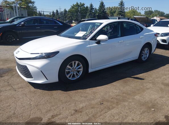 4T1DAACK0TU699639 2026 TOYOTA CAMRY White Vista tres cuartos delantera izquierda