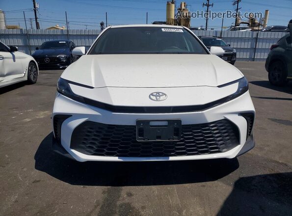 4T1DAACK0TU728007 2026 TOYOTA CAMRY Белый Вид спереди