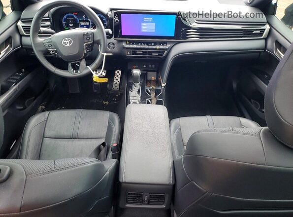 4T1DAACK1SU006558 2025 TOYOTA CAMRY Синий Вид панели приборов