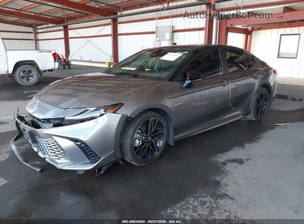 4T1DAACK1SU511886 2025 TOYOTA CAMRY Gray Առջևի ձախ երեք քառորդ տեսարան