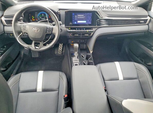 4T1DAACK1SU606643 2025 TOYOTA CAMRY Белый Вид панели приборов