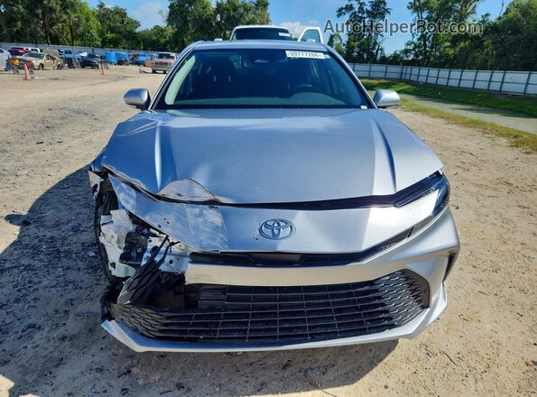 4T1DAACK1SU607288 2025 TOYOTA CAMRY Silver Вид спереду