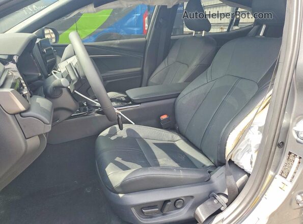 4T1DAACK1SU641862 2025 TOYOTA CAMRY Gray წინა სალონის ხედი