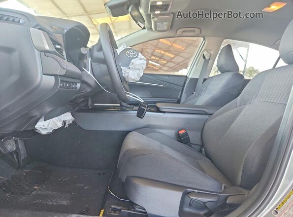 4T1DAACK1SU648603 2025 TOYOTA CAMRY Silver Vista interior delantera