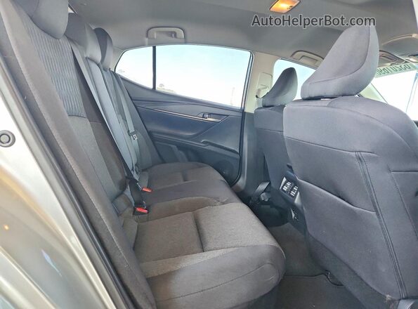 4T1DAACK1SU648603 2025 TOYOTA CAMRY Silver Vista de los asientos traseros