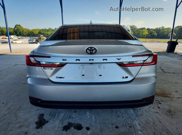 4T1DAACK1SU648603 2025 TOYOTA CAMRY Silver Vista trasera