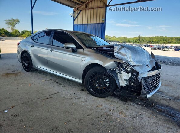 4T1DAACK1SU648603 2025 TOYOTA CAMRY Silver Delantero derecho