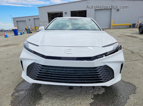 4T1DAACK1TU256755 2026 TOYOTA CAMRY White Դիմացի տեսք