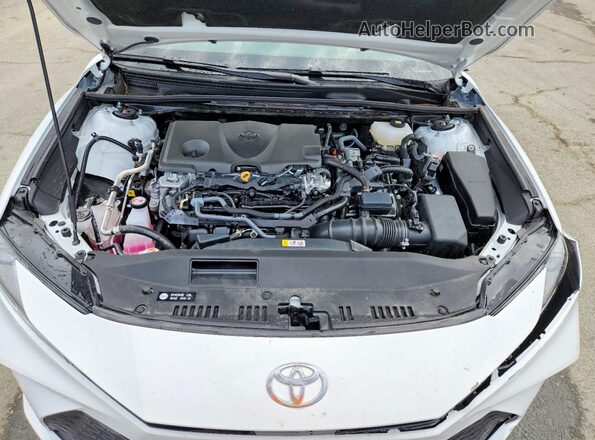 4T1DAACK1TU256755 2026 TOYOTA CAMRY White Սալոնի հետևի տեսք