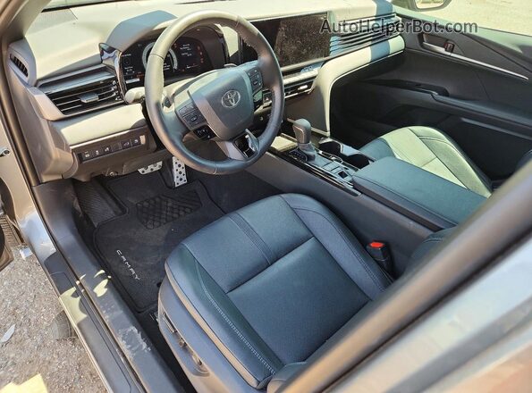 4T1DAACK1TU677973 2026 TOYOTA CAMRY Charcoal Առջևի վահանակի տեսք