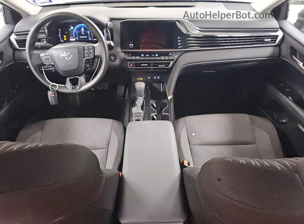 4T1DAACK1TU708736 2026 TOYOTA CAMRY Silver Առջևի վահանակի տեսք