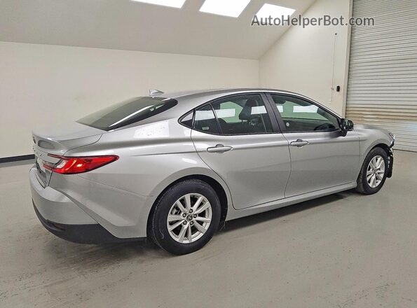 4T1DAACK1TU708736 2026 TOYOTA CAMRY Silver Հետևի աջ