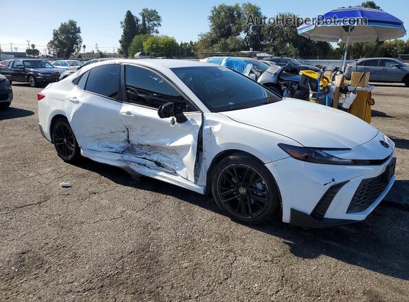 4T1DAACK2SU062444 2025 TOYOTA CAMRY White Delantero derecho