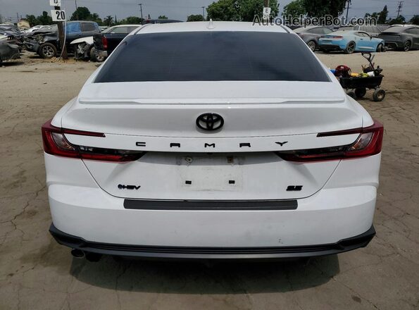 4T1DAACK2SU085044 2025 TOYOTA CAMRY Белый Вид сзади