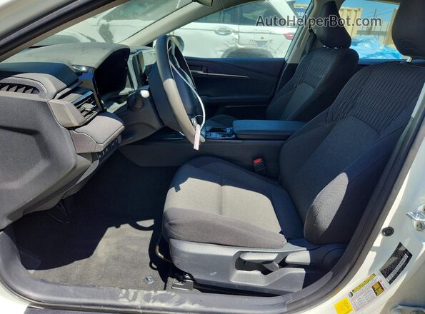 4T1DAACK2SU116678 2025 TOYOTA CAMRY White Front interior view