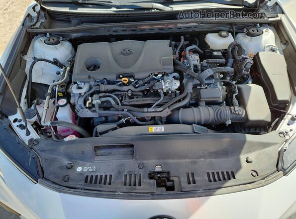 4T1DAACK2SU151818 2025 TOYOTA CAMRY White Вид задньої частини салону