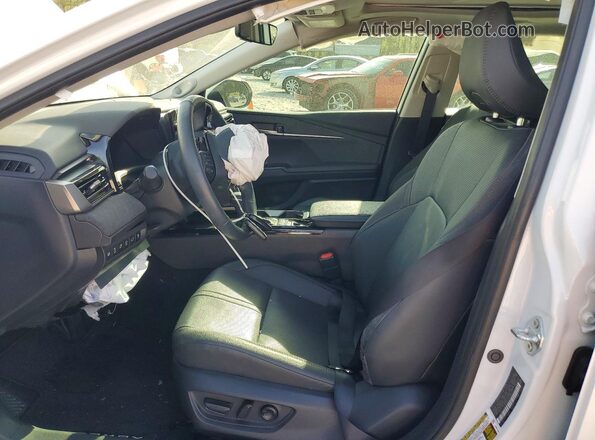 4T1DAACK2SU555217 2025 TOYOTA CAMRY White Widok wnętrza z przodu