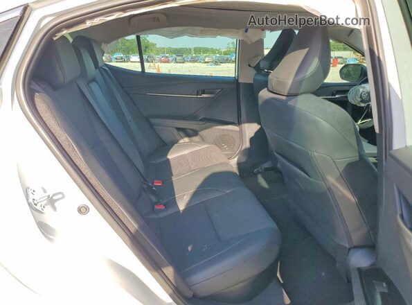 4T1DAACK2SU555217 2025 TOYOTA CAMRY White Widok tylnych siedzeń
