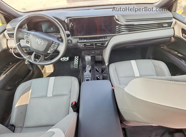 4T1DAACK2SU584037 2025 TOYOTA CAMRY Silver წინა პანელის ხედი