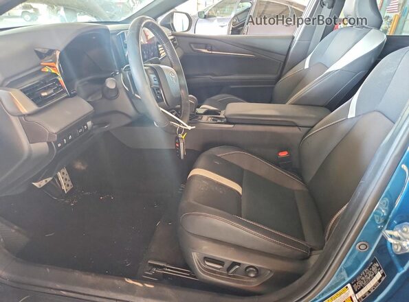 4T1DAACK2SU611754 2025 TOYOTA CAMRY Teal Вид салону спереду