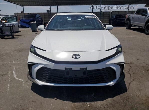 4T1DAACK2TU214983 2026 TOYOTA CAMRY White Widok z przodu