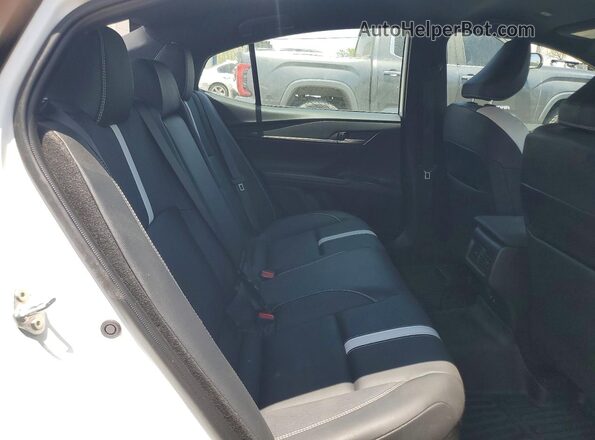 4T1DAACK2TU214983 2026 TOYOTA CAMRY White Widok tylnych siedzeń