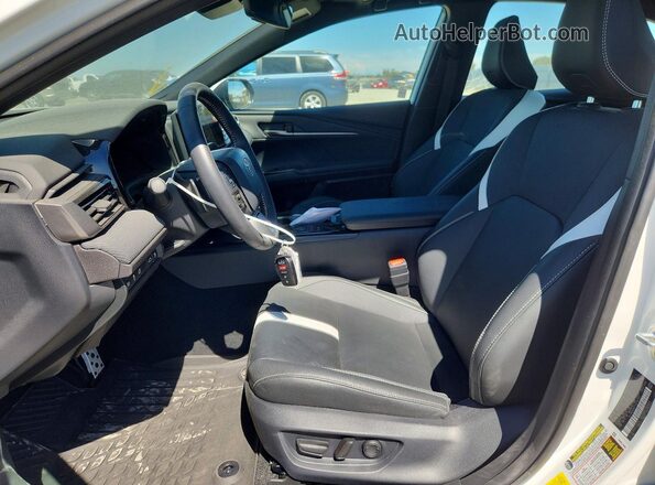 4T1DAACK2TU236191 2026 TOYOTA CAMRY White Widok wnętrza z przodu