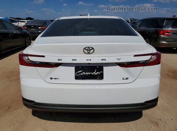 4T1DAACK2TU280224 2026 TOYOTA CAMRY Белый Вид сзади