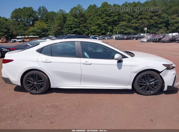 4T1DAACK2TU280496 2026 TOYOTA CAMRY Белый Вид задней части салона