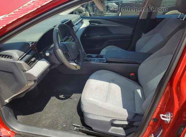 4T1DAACK2TU303534 2026 TOYOTA CAMRY Red წინა სალონის ხედი