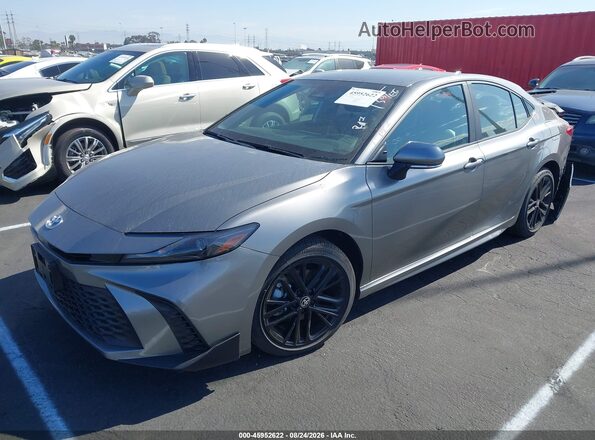 4T1DAACK2TU700922 2026 TOYOTA CAMRY Gray Vista tres cuartos delantera izquierda