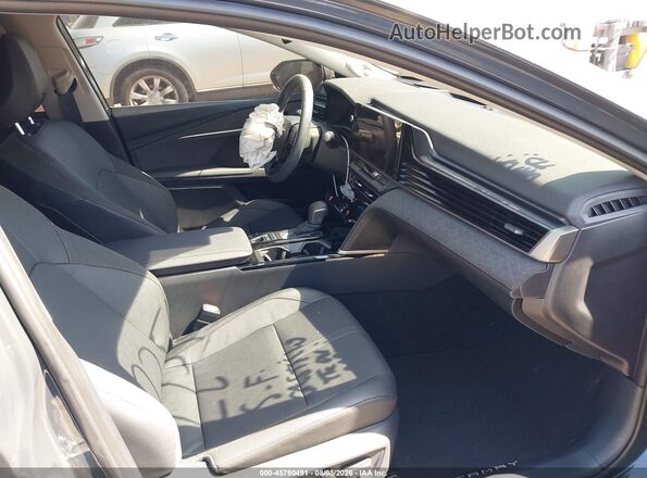 4T1DAACK2TU726744 2026 TOYOTA CAMRY  Widok wnętrza z przodu