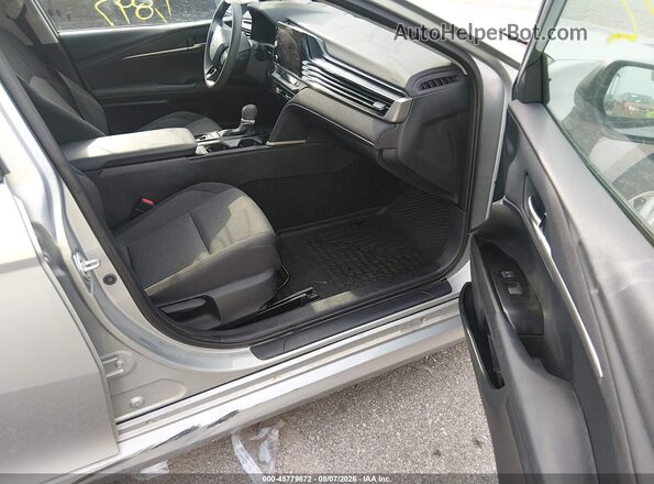 4T1DAACK3SU015441 2025 TOYOTA CAMRY Серебряный Вид салона спереди